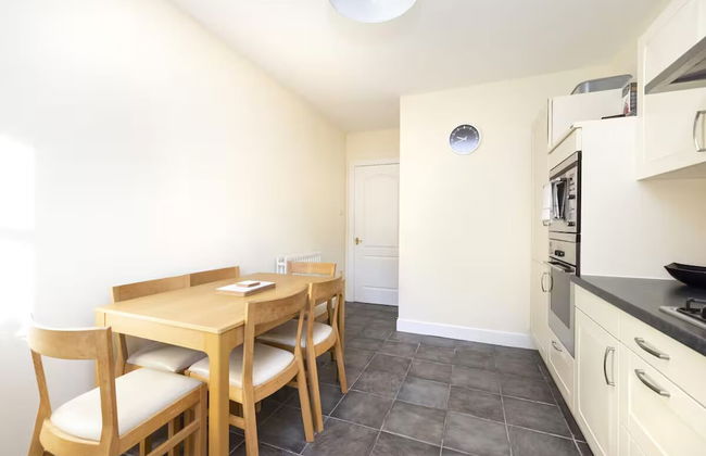 Modern Flat with Free Parking - Foto 8