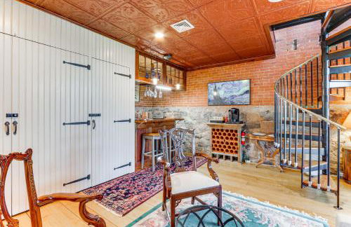 Downtown Essex Apartment - Steps to River! - Foto 6