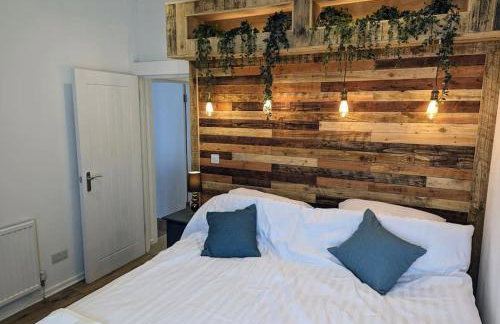 Stylish House in Welsh Hills, Sleeps 8 to 12 - Foto 30