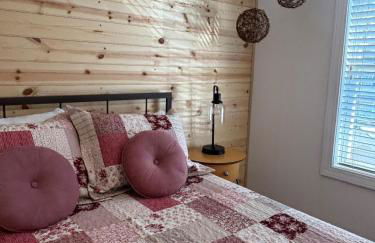 Sunset Serenity!!-Tropical Waterfront Oasis-Huge Private Patio-10Min to KingSt & Beaches - Foto 64