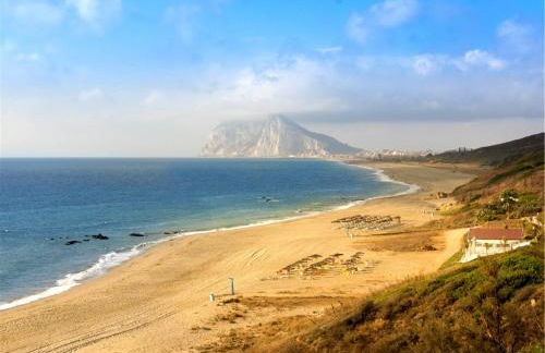 Experience Unrivalled Luxury at Emerald Greens Your Exclusive Retreat in the Heart of San Roque Club Resort - Foto 31