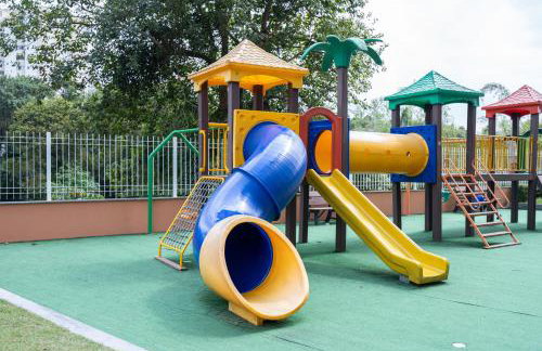 Apto a 10 min da Vila Germânica, dois quartos, salas de estar e jantar, cozinha completa, sacada com churrasqueira, Wi-Fi, Piscina, academia, mercadinho 24 horas e Vaga de garagem - Foto 16