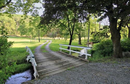Creekside Farmstead - Pool - Hot Tub - 3 Min to Lake - Pets Allowed - Foto 3