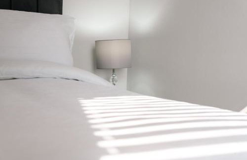 Central 2 Bed Apartment Perfect for Long and Short Stays - Foto 6