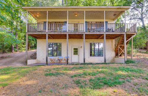 Waterfront Wheeler Lake Home with Furnished Deck - Photo 26