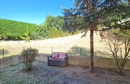 T2 55m² tout confort avec jardin. Cuisine et équipements neufs. Wifi TV parking - Photo 52