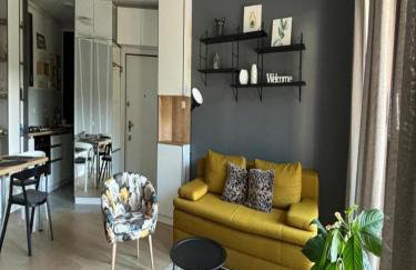 Modern & Charming - Free Private Parking - Foto 5