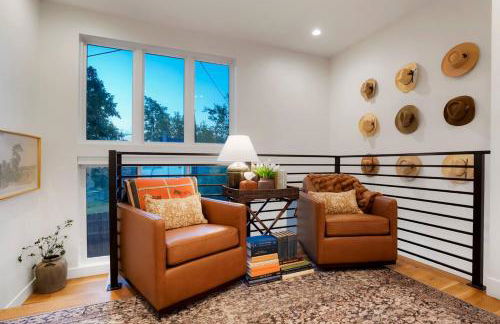 Million Dollar Rooftop MTN Views -2 King Beds-DT Golden - Photo 3