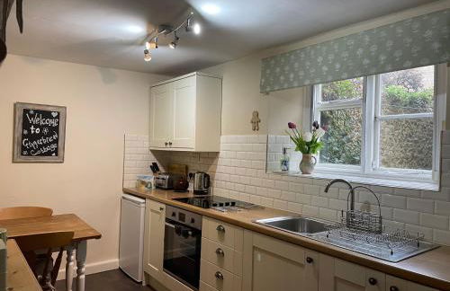 Gingerbread Cottage - Photo 3