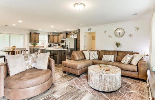 Screened Porch Family-Friendly St Stephen Retreat - Photo 1