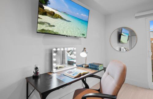 Entire Private Home with 3 Bedrooms 2 Bathrooms, with Garage, Gated Yard, King Bed House, Available Now - Foto 12