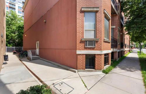 Jacuzzi 1BR loft with den and office-open concept - Foto 22