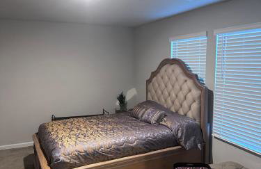 Exquisite 5 Bedroom Near Airport - Foto 28