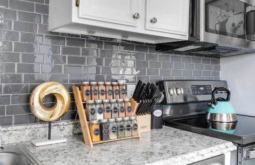 The Cozy Bungalow free parking fully fenced backyard - Foto 21