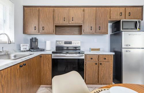 Cozy AirportHouse 5 min del aeropuerto WiFi parking privado - Foto 2