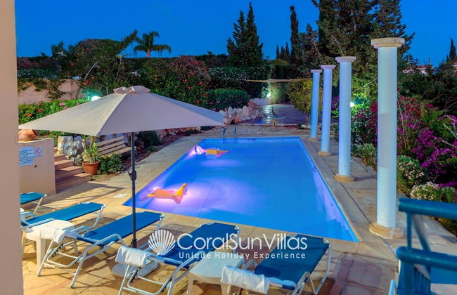 Wonderful Quiet Area, Completely Privacy, Large Private Pool, Colourful Garden - Foto 37