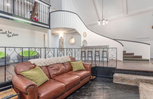 Renovated Barn in the Woods with Hot Tub - Foto 26