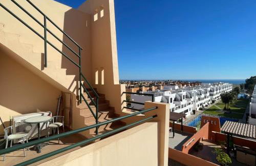 Ático con vistas al mar y piscina privada - Foto 36