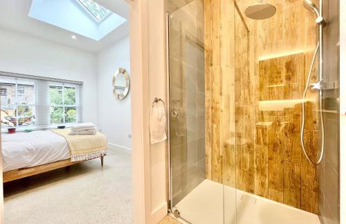 Tropical Gardens 1 bed cottage Central Newlyn - Photo 3