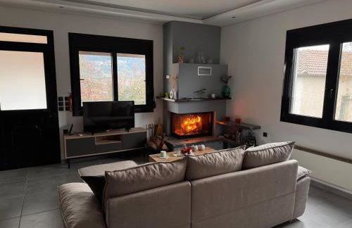 Vytina Escape Home - Photo 1