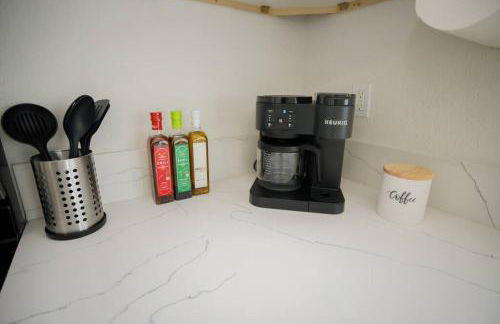 2 private masters, new beds & furniture, sleeps 12 - Photo 15