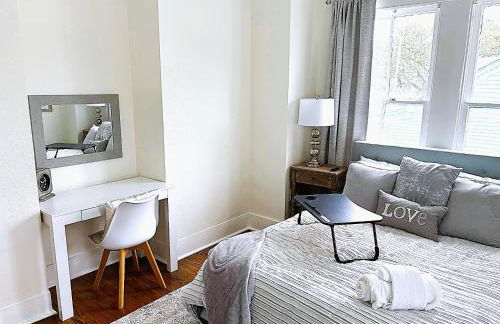 White Magnolia - Bakery Treats, Walk to Beach, Strand, Cruise, Pleasure Pier - Foto 24