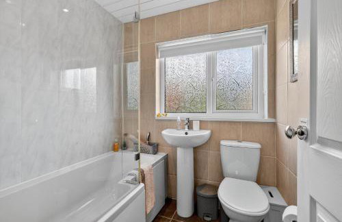 Hillsborough Home from Home, Garden and 2x Parking by StayByNumbers - Foto 38