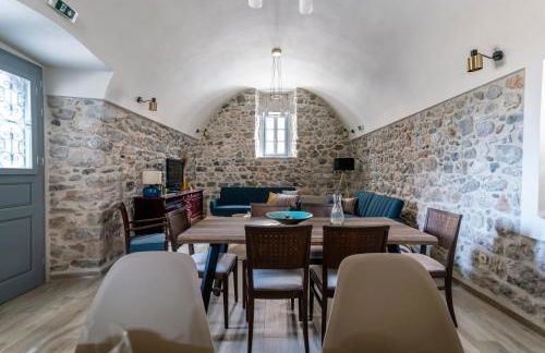 ENGLEZENA'S GUESTHOUSE - Photo 29