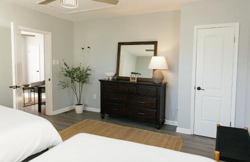 "The Homestead" UPSCALE STAY - Downtown with Yard - Foto 11