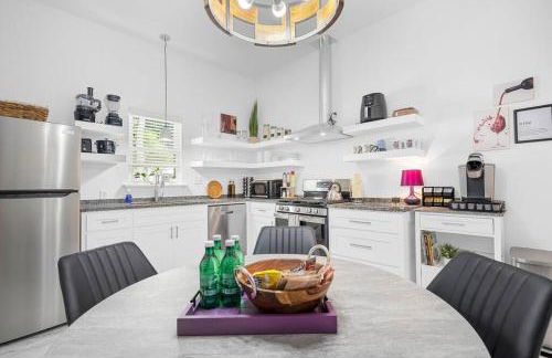 Vineyard Cottage-Pet Friendly & Walk to Oaklawn! - Foto 15