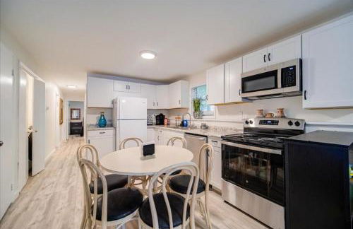 Catskills Lakefront with Hot Tub, Sauna and Theater - Foto 6