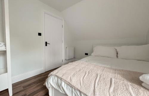 Plush Leeds Bungalow, Free Parking - Foto 9