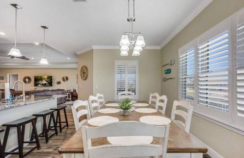 Spacious Home With Heated Pool! Sleeps 15! Billiard table! - Foto 13