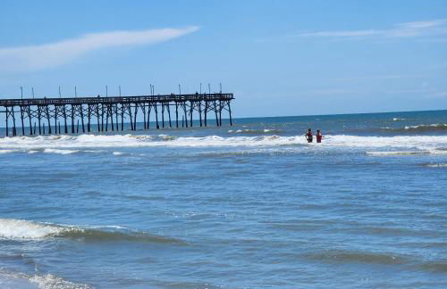 Spacious Beach House Steps to Sand - Foto 52