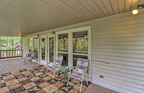 Secluded Edgemont Getaway with Huge Outdoor Deck! - Foto 23