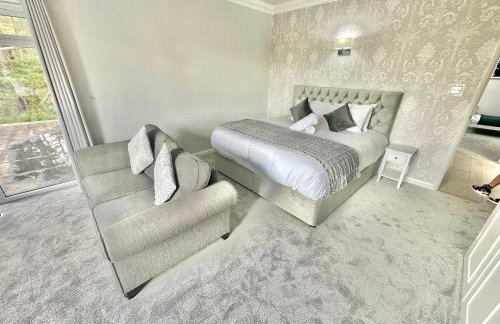 5 Bed House - Pool - Hot Tub - Sauna - Pool Table - Near New Forest and Beach - Sleeps 12 - Photo 7