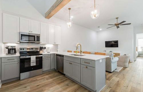 New cottage near Sports Complex with King Beds - Foto 10