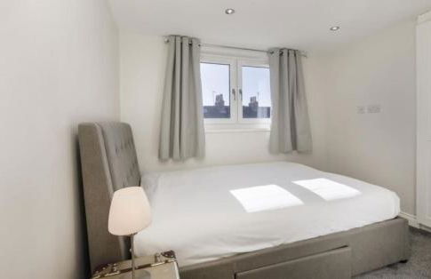 4 bedroom house close to Walmgate bar sleeps 7 - Foto 25