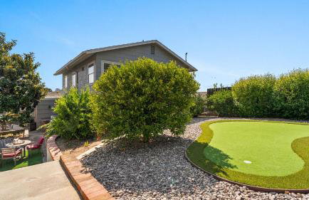 Point Loma Home w Putting Green Firepit Game Room Beach Access Zola Street by AvantStay - Foto 44