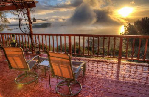 Spacious Kelseyville Home with Large Lakefront Deck! - Foto 25