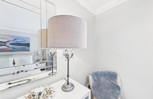 3 beds Luxury Family Home with Self-Check in & Direct Train to London - Foto 11