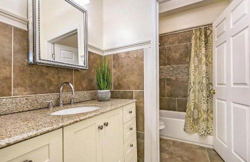 Modern 4BR City Condo 5min drive to FQ - Foto 16