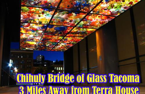 Terra House Tacoma - EV Power Station, Crib, Stroller, High Chair - Foto 35