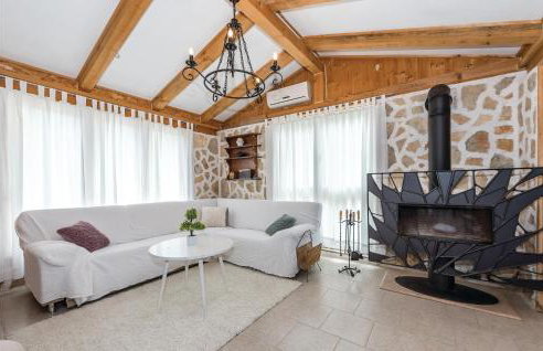 One-Bedroom Holiday Home In Danilo - Photo 3