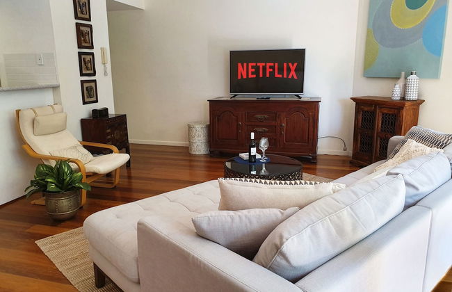 2BR Beautiful River Retreat Pool Wine Gym Netflix - Foto 14