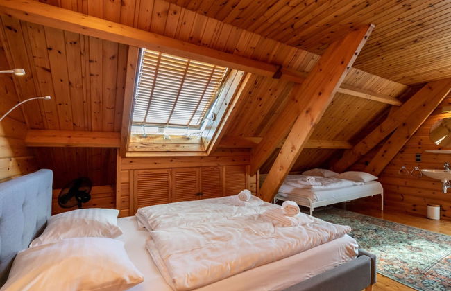 Nice Holiday Home With Beautiful Views - Photo 3