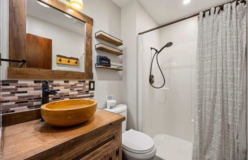 Family-Friendly Cabin with Heated Pool & Sauna - Foto 20