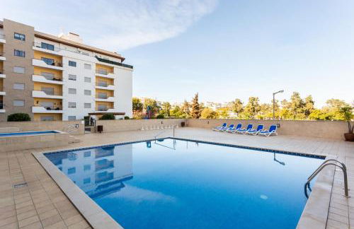 James's Quinta das Palmeiras, spacious 2 bedroom apartment in luxury complex, walking distance to town and beach - Foto 1