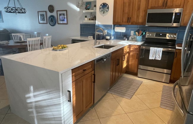 Waterfront Luxury Villa With Sunset Views And Boat Slip 3 Bedroom Townhouse by RedAwning - Photo 8