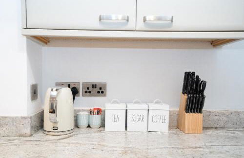 4 Bedroom Winchester Town House, central, parking - Foto 10